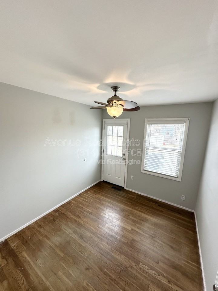 12154 Parkwood Pl - Photo 6 of 30