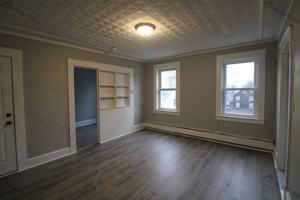 featured image of 10 Arch St #10