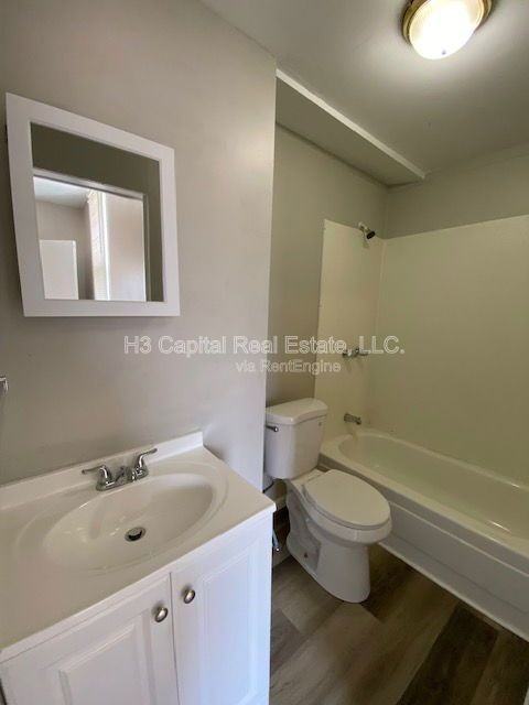 809 Greenwood St - Photo 4 of 10