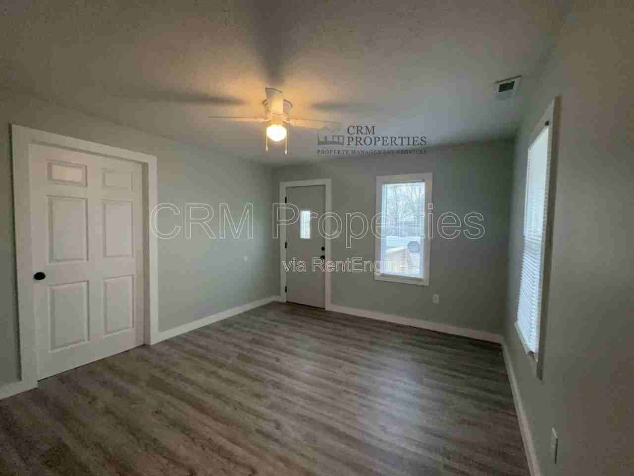 1233 S Calumet St - Photo 4 of 18