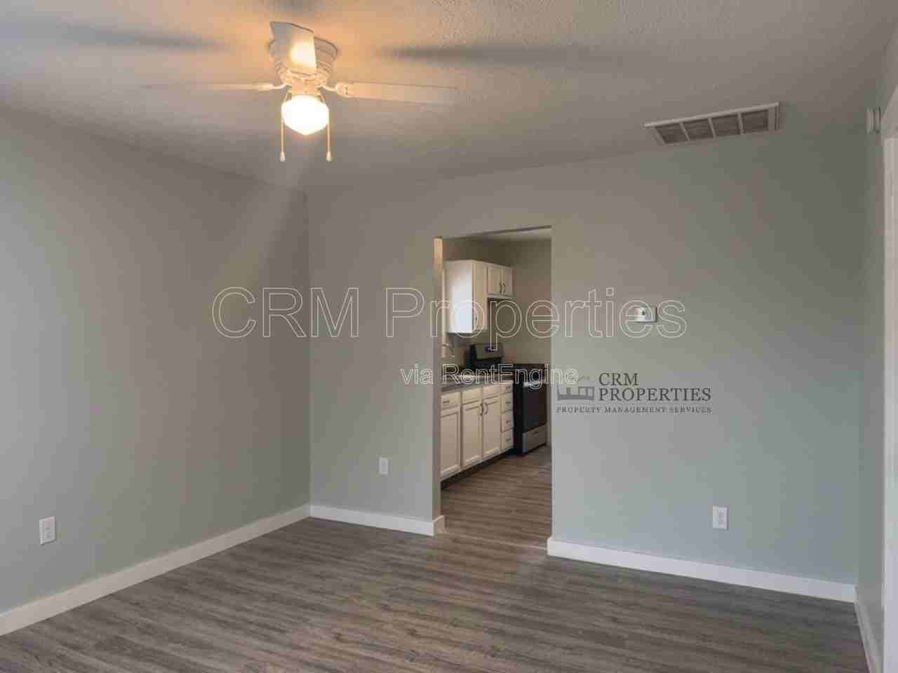 1233 S Calumet St - Photo 5 of 18