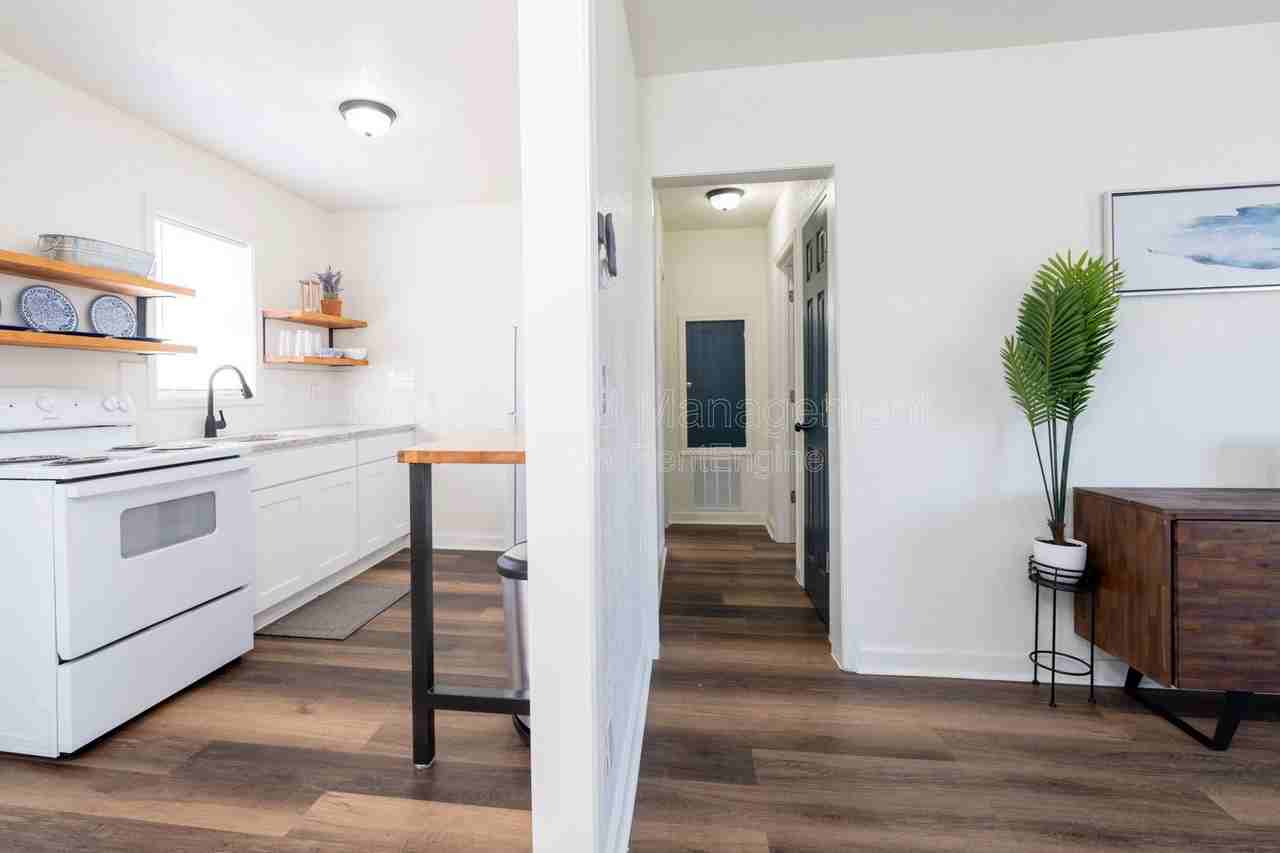 709 Sylvan Ln #709S - Photo 5 of 23