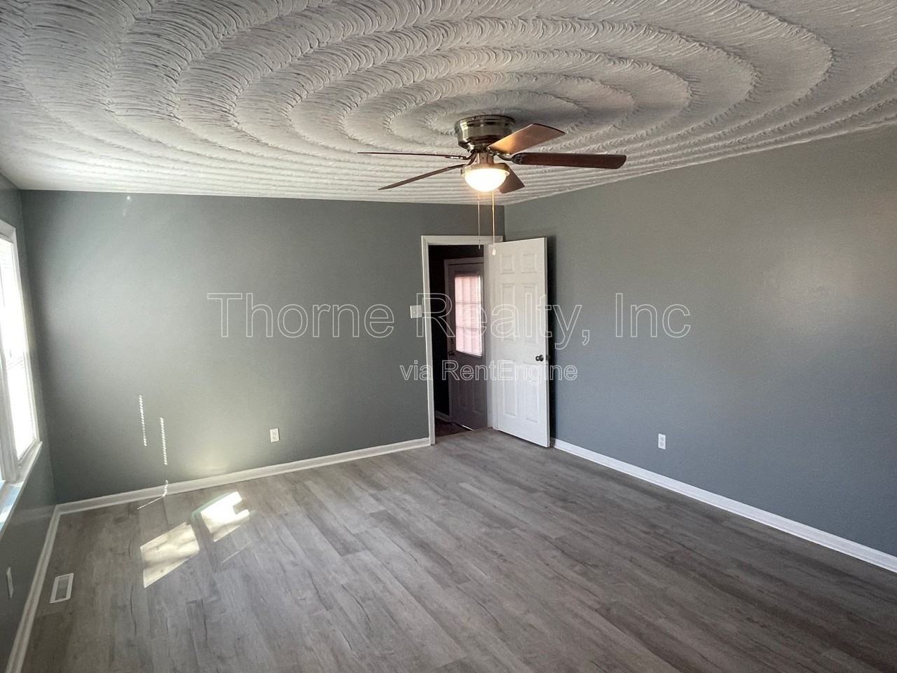 1404 Forest St - Photo 2 of 12