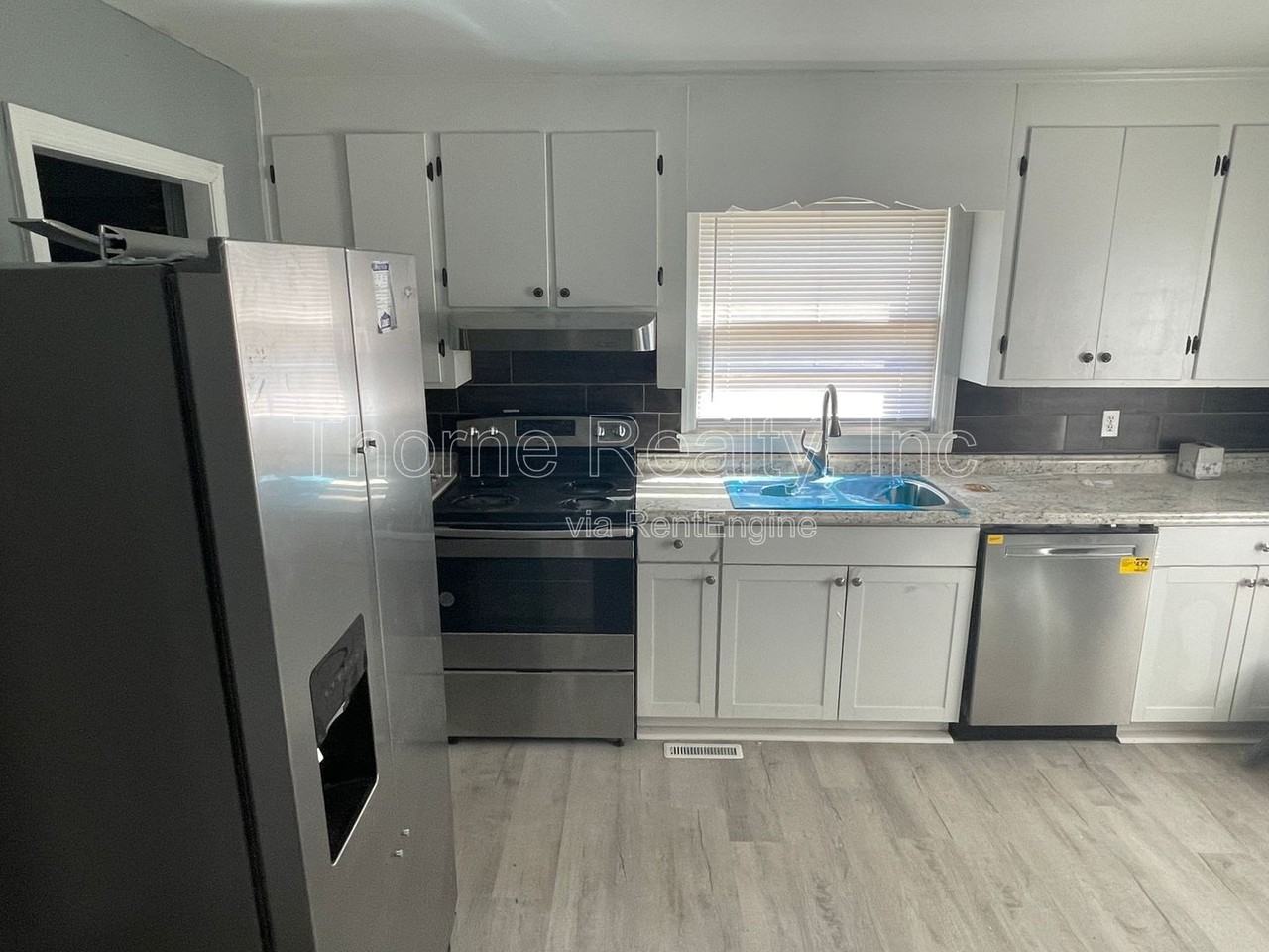 1404 Forest St - Photo 4 of 12