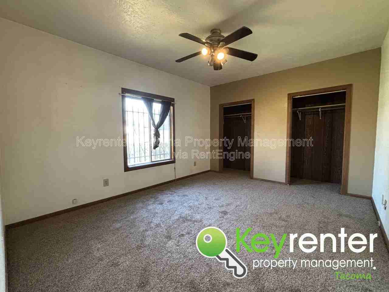 1541 S Ridgewood Ave - Photo 4 of 7