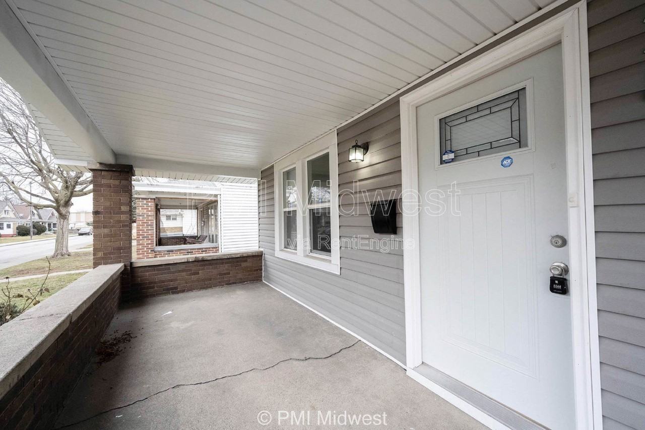 281 N Mount St - Photo 3 of 29