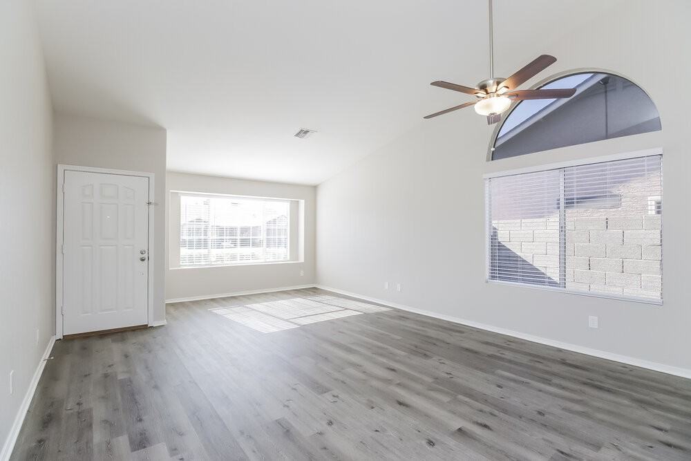 6236 E Colby St - Photo 3 of 16