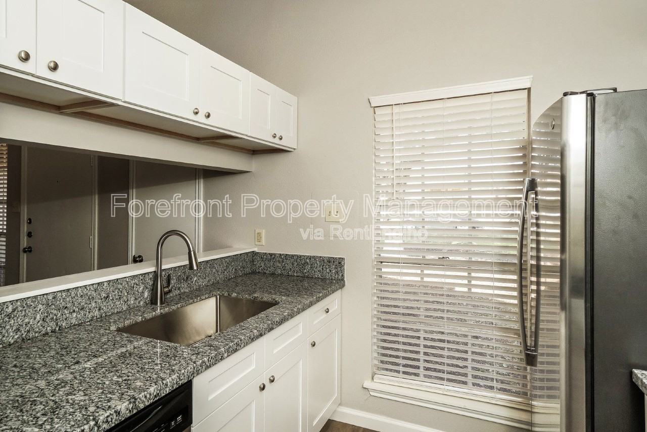 8858 Meadow Range St - Photo 6 of 22