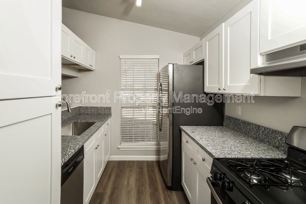 8858 Meadow Range St - Photo 7 of 22