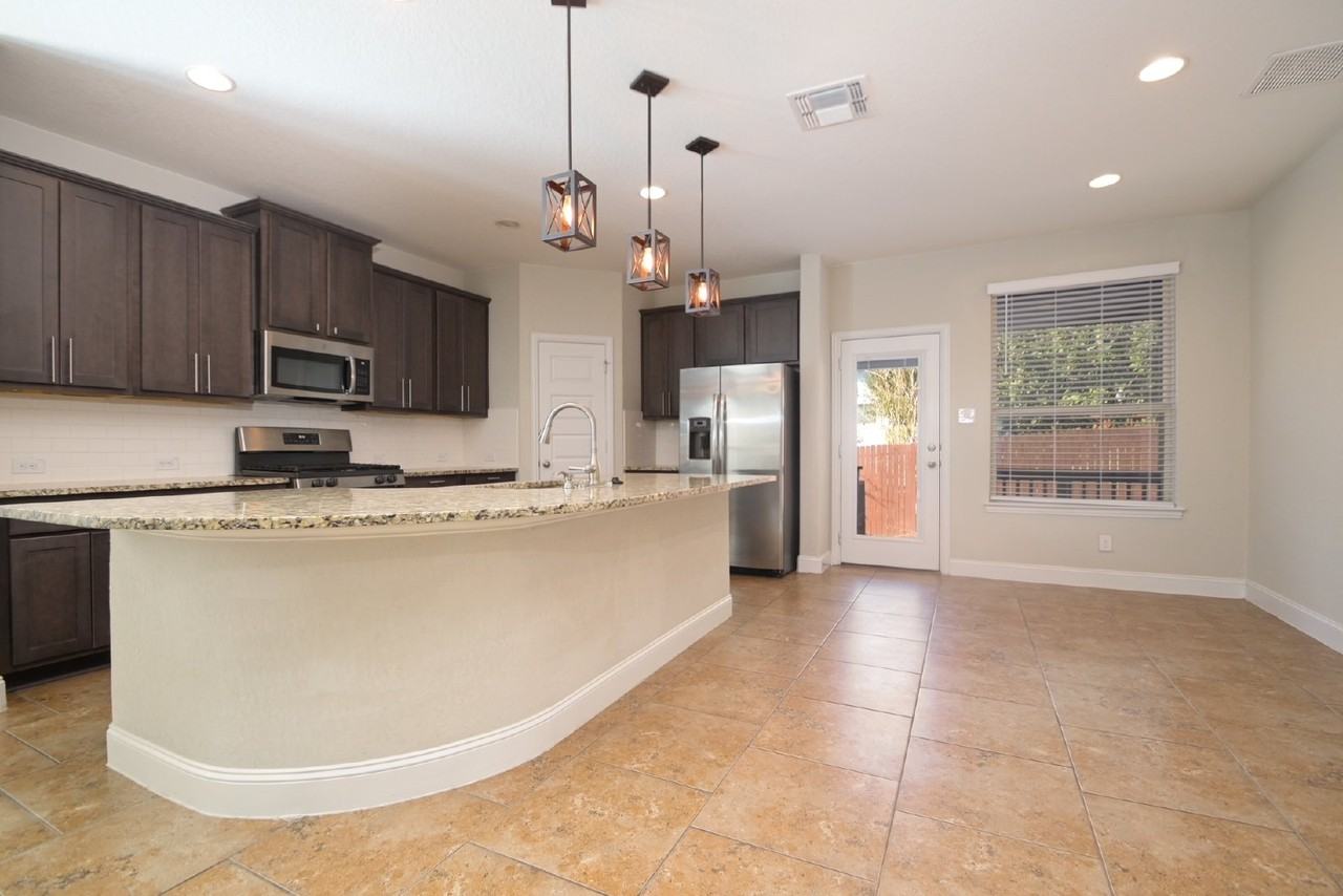 10135 Bricewood Park - Photo 5 of 24