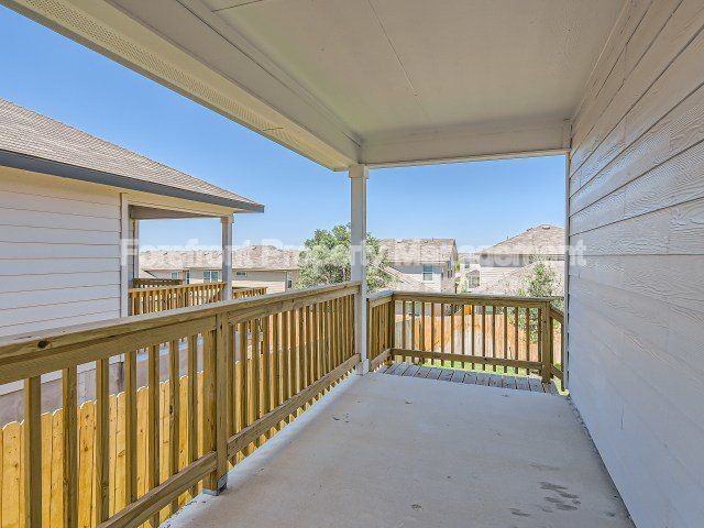 1725 Rocky Rise - Photo 4 of 32