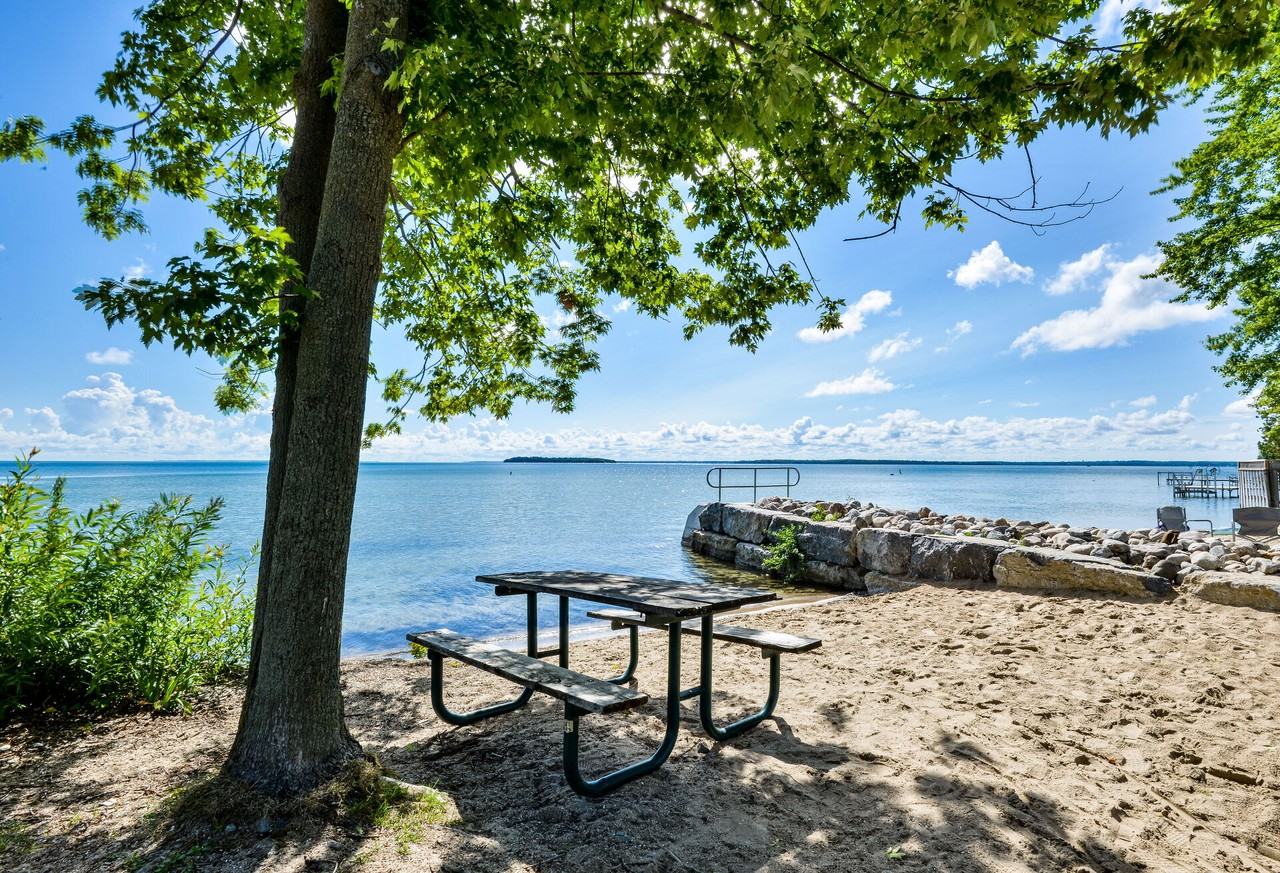 752 Chestnut St - Photo 3 of 13