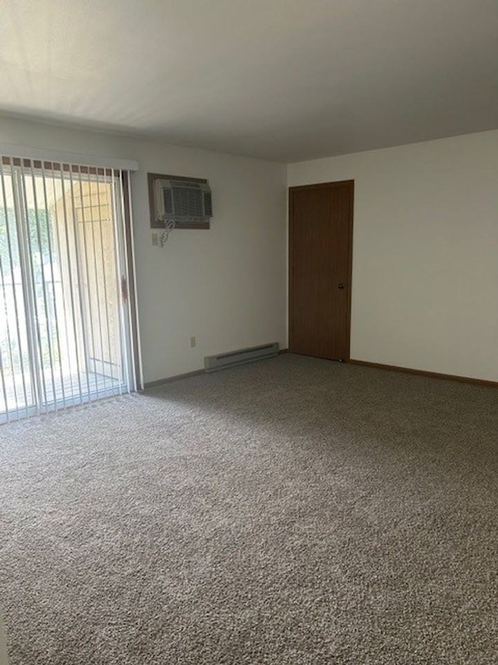 Lakewood Apartments - Photo 5 of 38