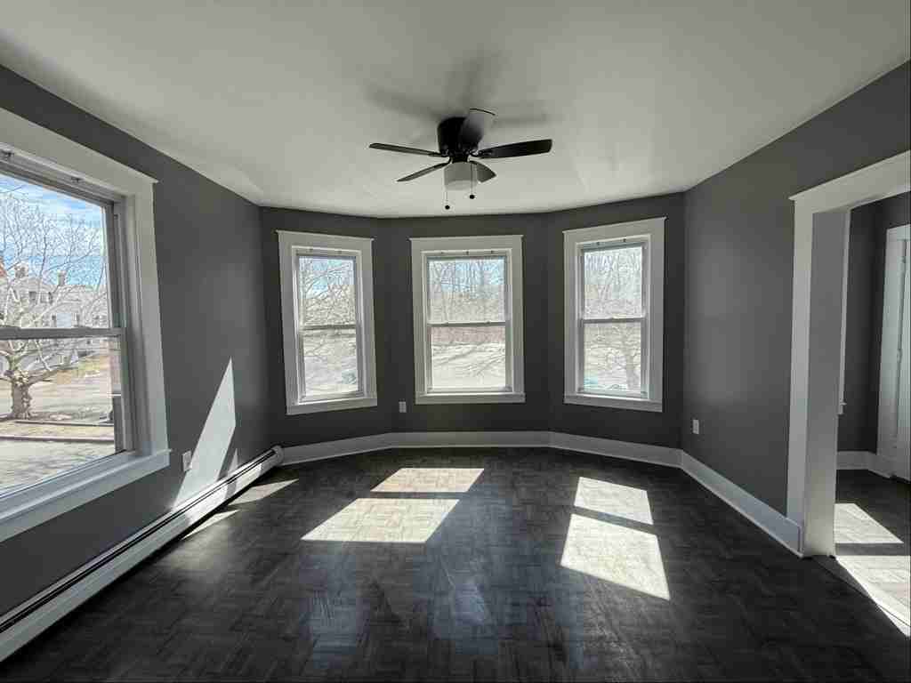 27 Carleton Ave #2ndFL - Photo 2 of 14