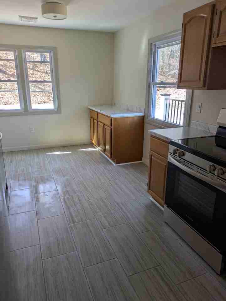 1 Inchcliffe Dr #1A - Photo 5 of 18