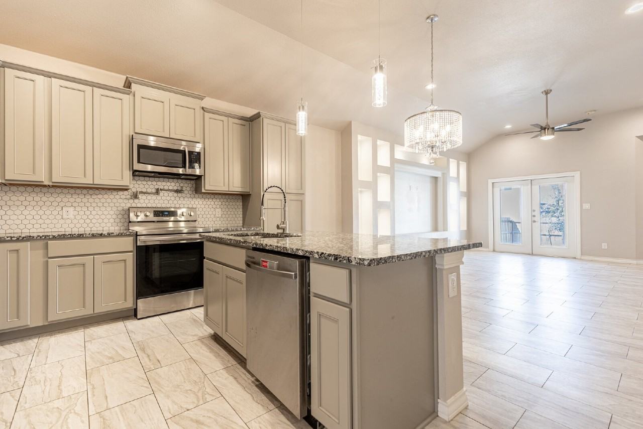 115 Katy Post - Photo 6 of 36