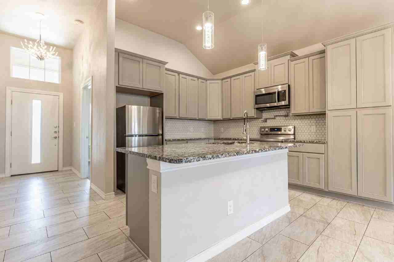 115 Katy Post - Photo 7 of 36