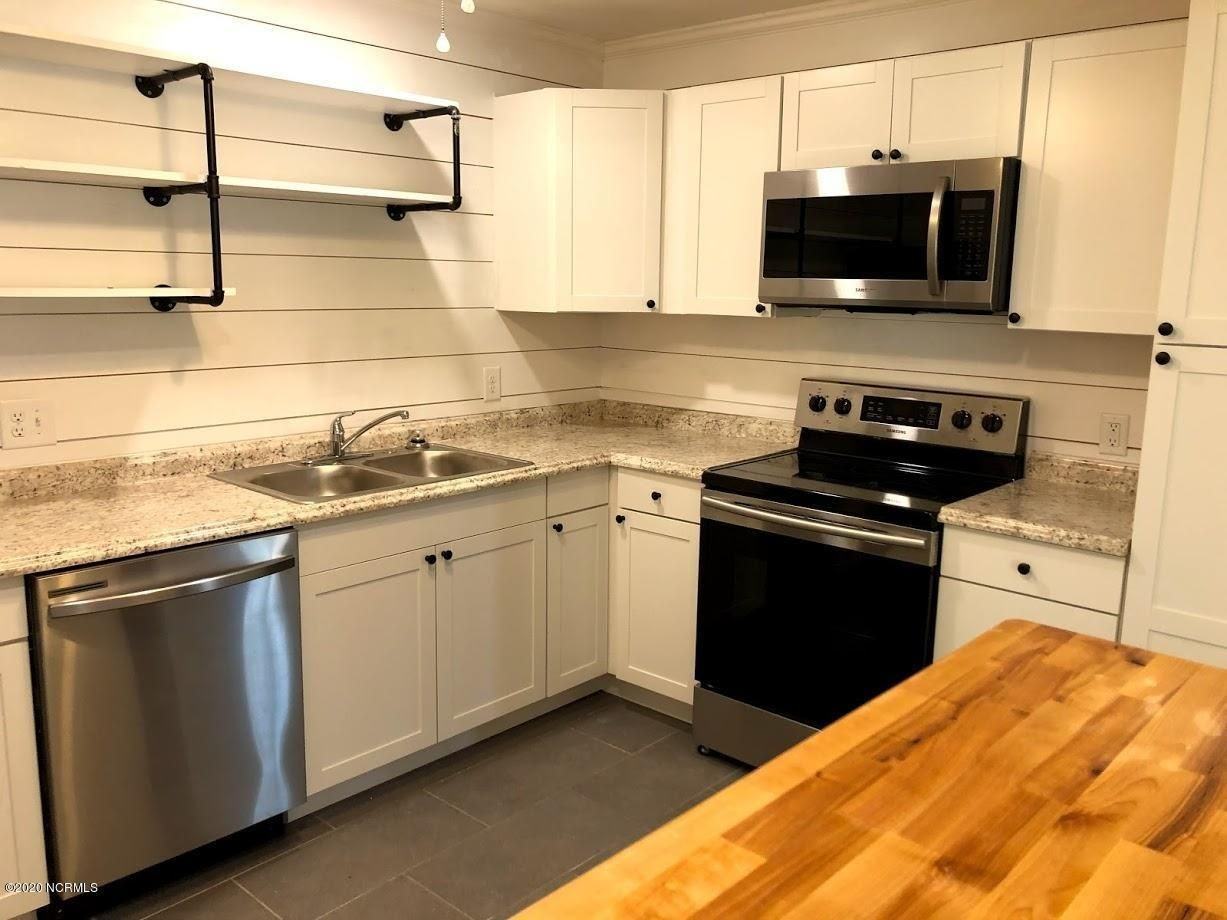 208 Rose Ave - Photo 2 of 24