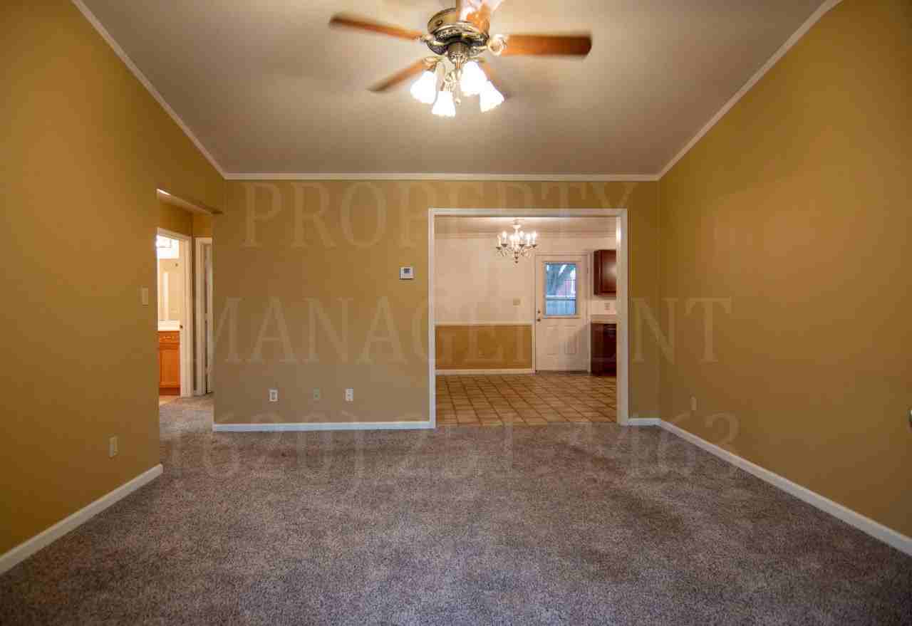 813 Shawnee St - Photo 5 of 46