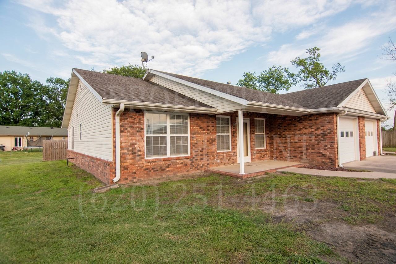 813 Shawnee St - Photo 7 of 46