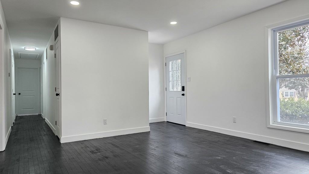 105 Flintfield Dr - Photo 3 of 12