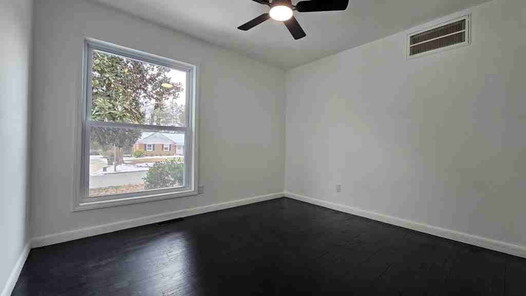 105 Flintfield Dr - Photo 7 of 12