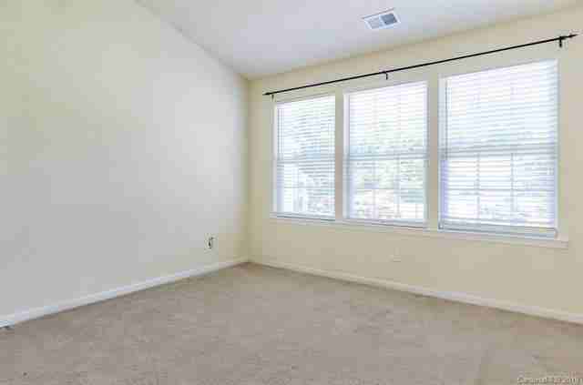 209 Spring Gardens Dr - Photo 4 of 18