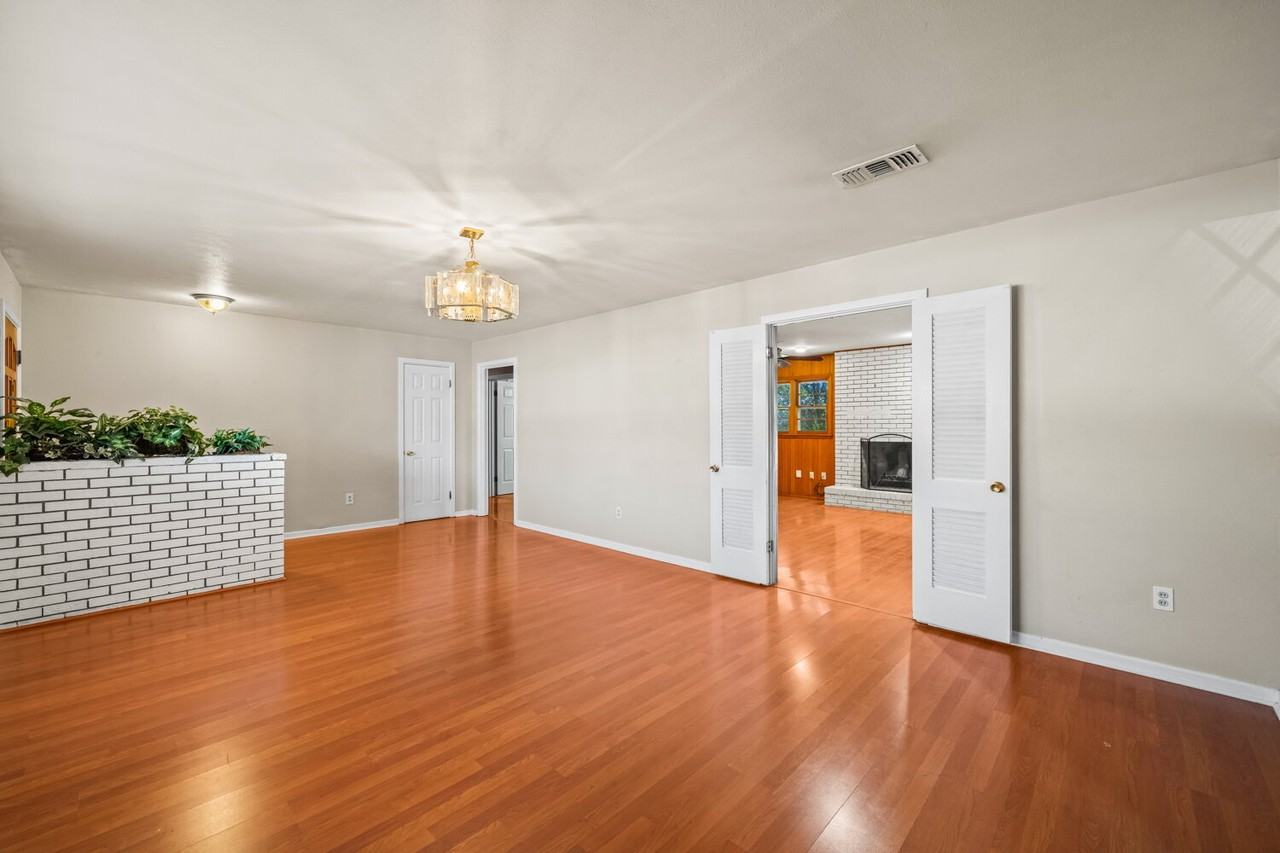 3423 56th St - Photo 5 of 36