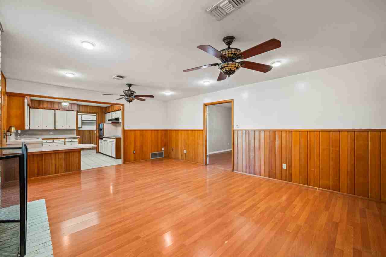 3423 56th St - Photo 7 of 36