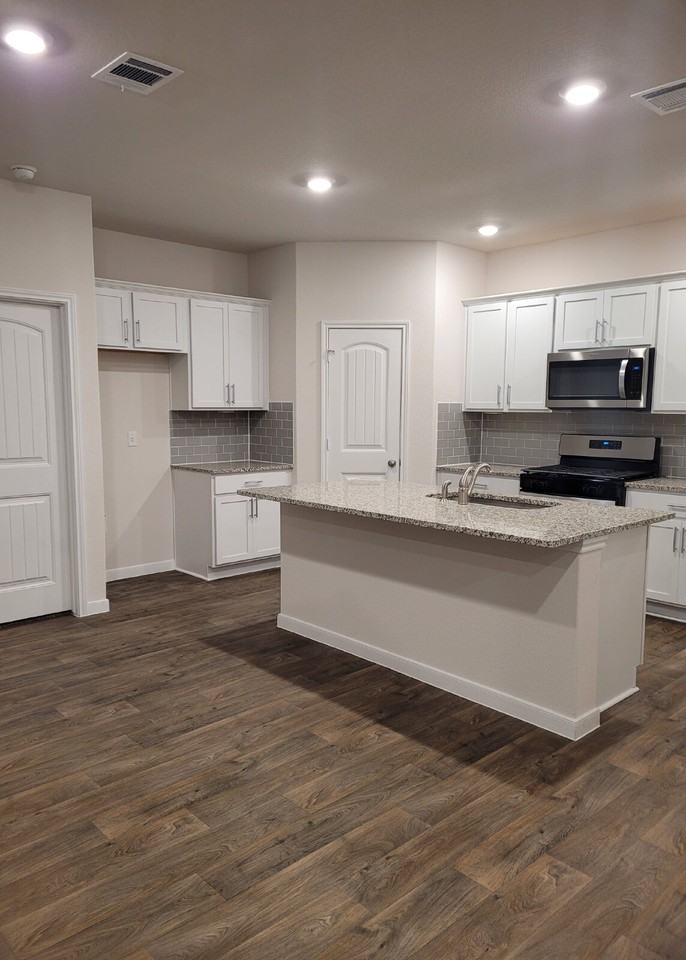 211 Callado Cir - Photo 2 of 21