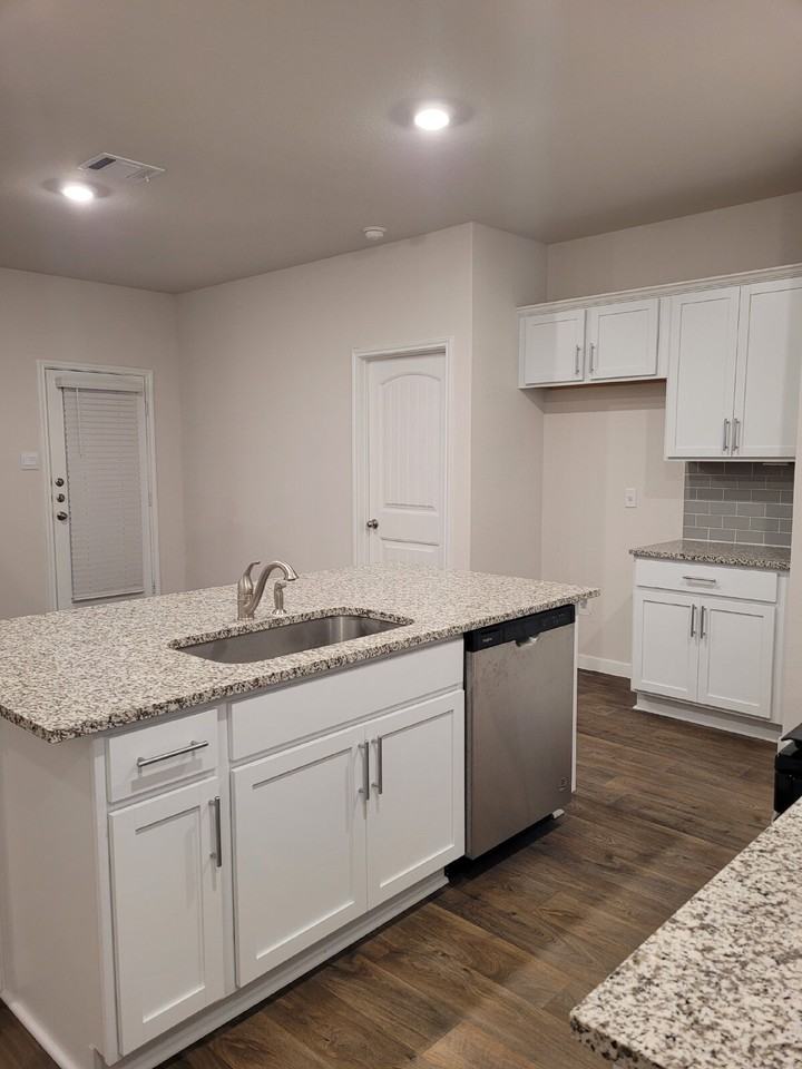 211 Callado Cir - Photo 3 of 21