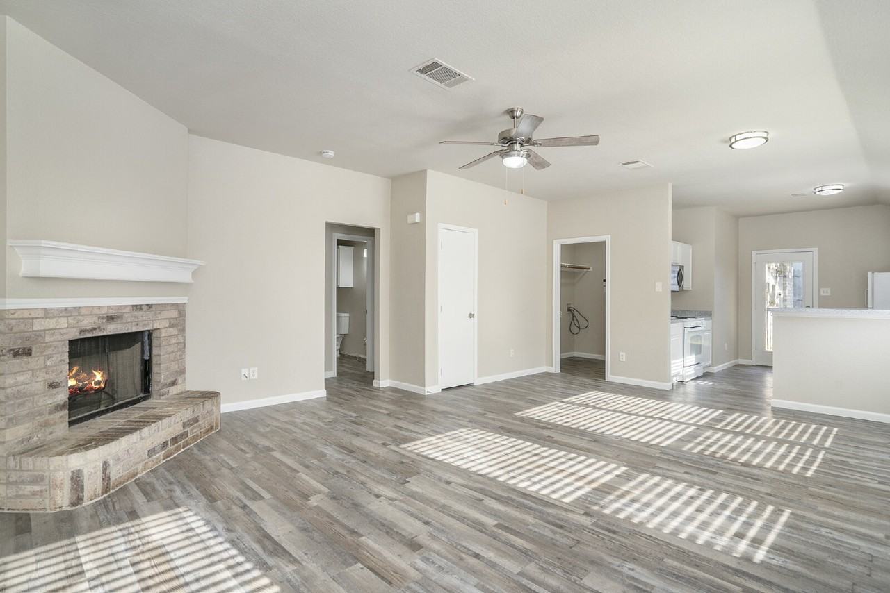 3038 Casa Bella Dr - Photo 3 of 23