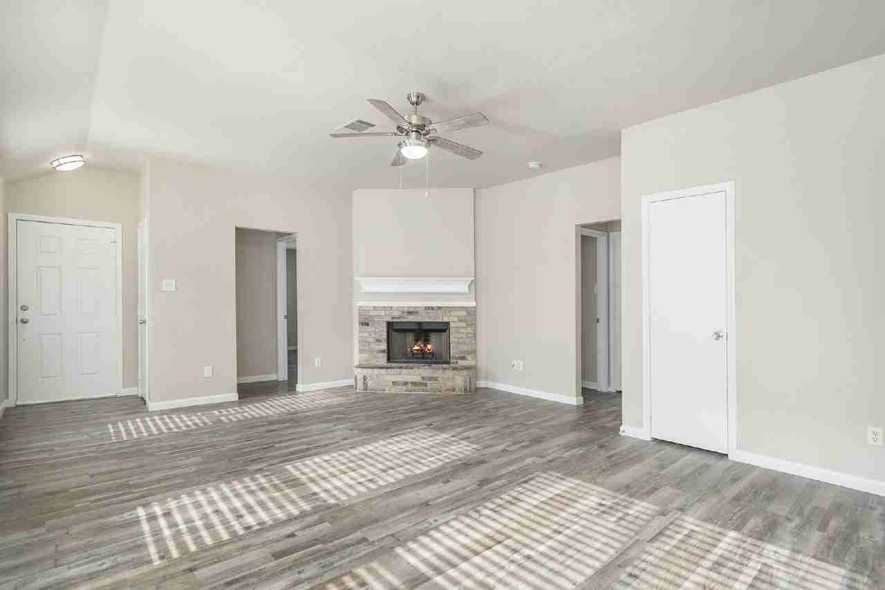 3038 Casa Bella Dr - Photo 4 of 23