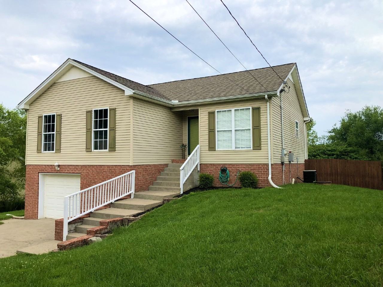 105 Cimmaron Dr - Photo 2 of 26