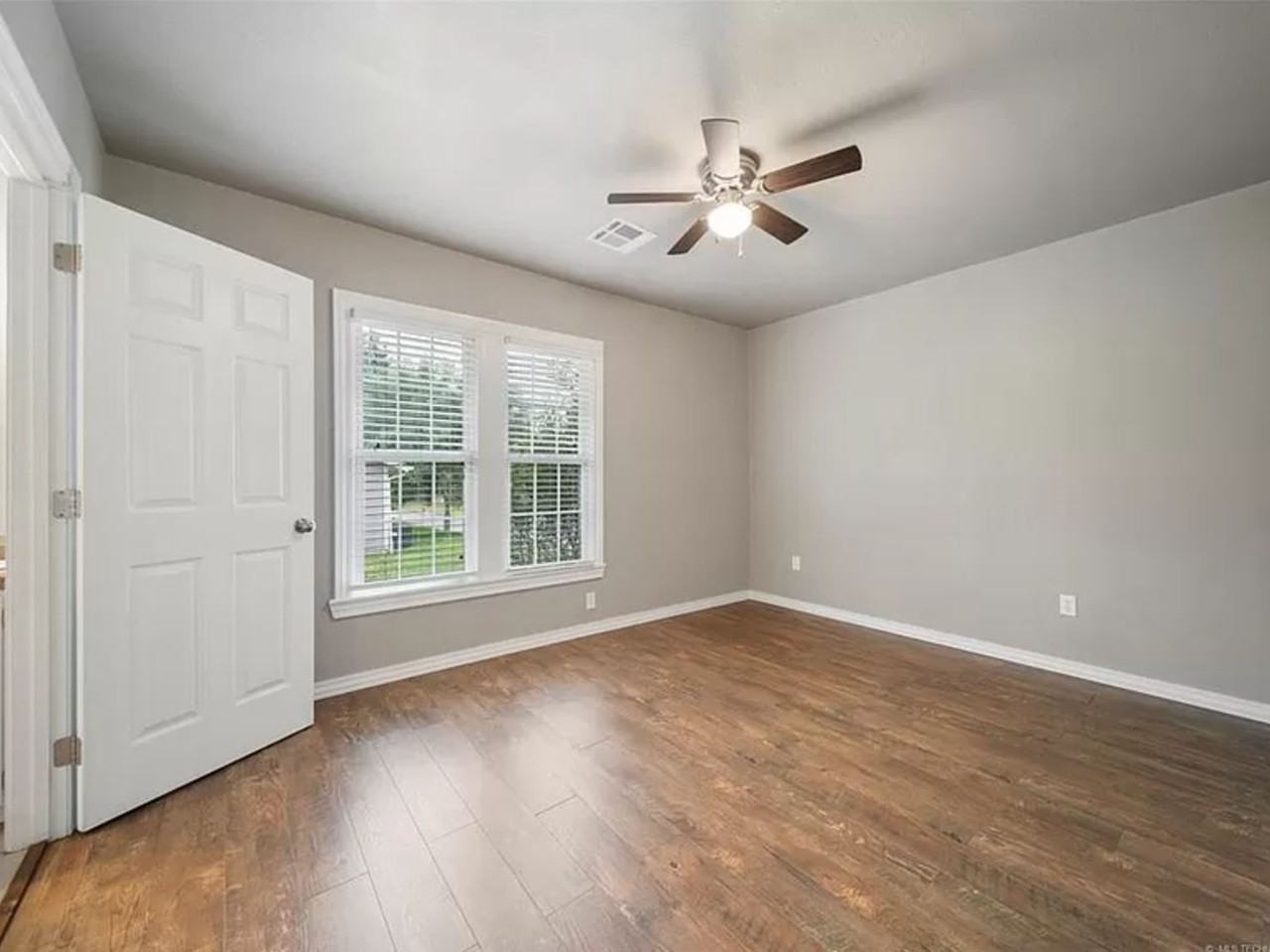 3113 E 12th St - Photo 2 of 19