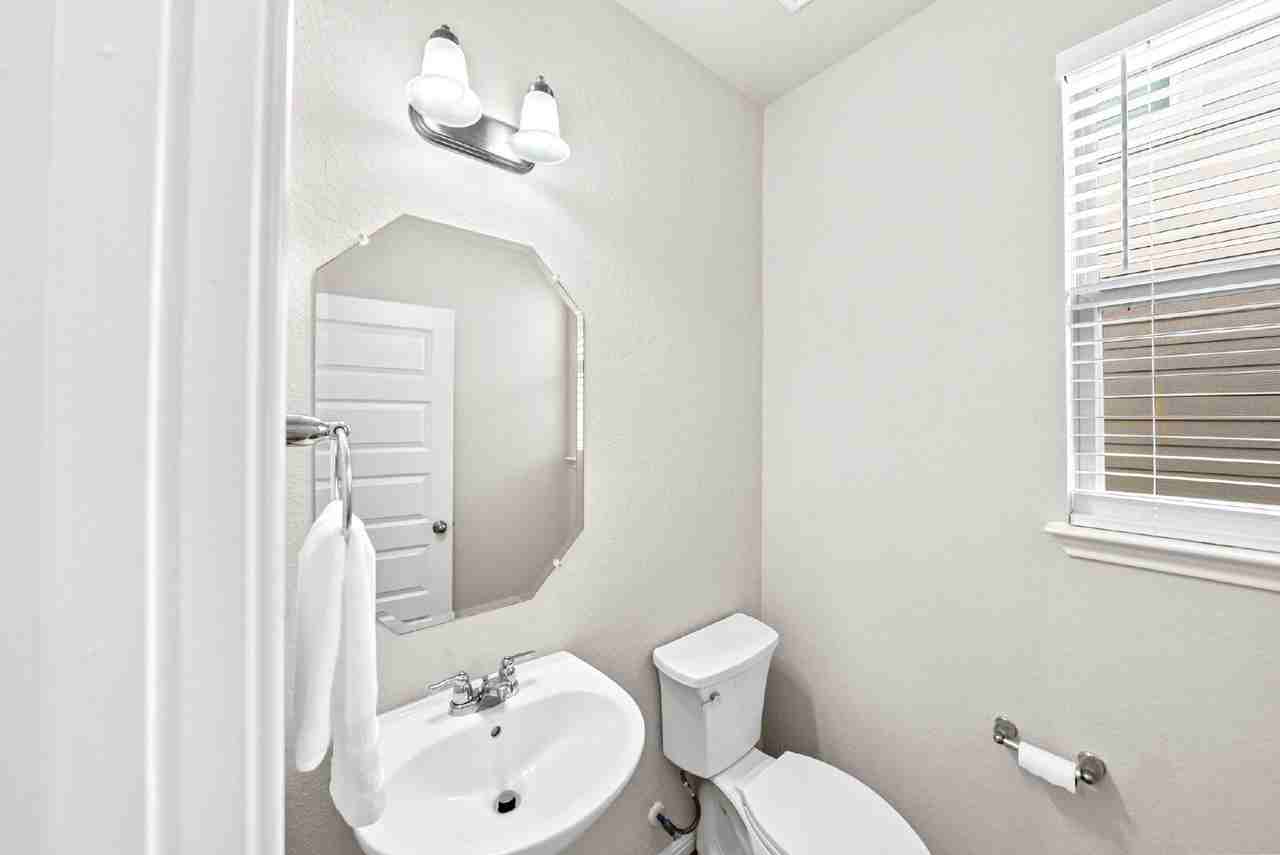 11623 Folsom Pass - Photo 7 of 48