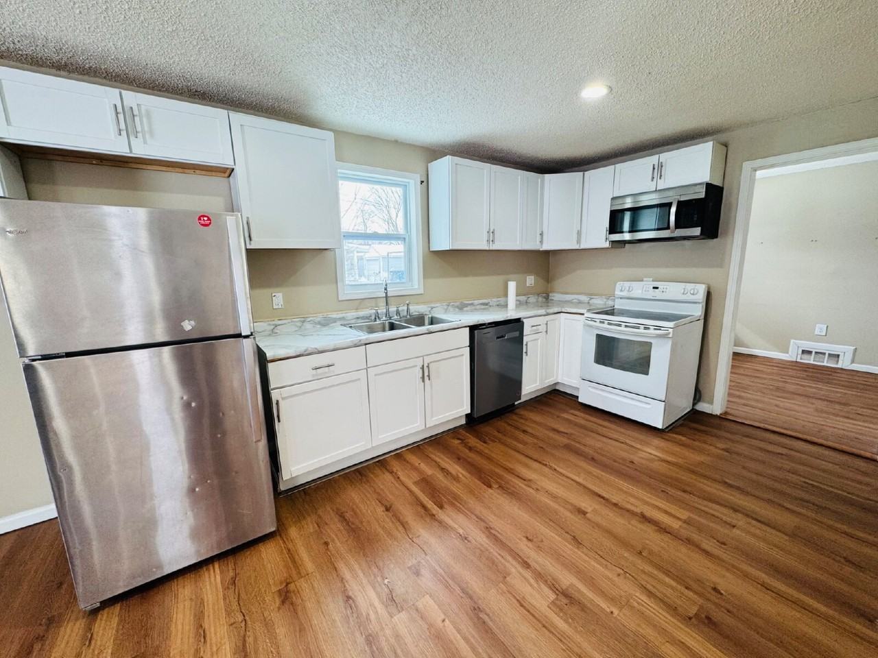 5626 6th St Ne - Photo 5 of 20