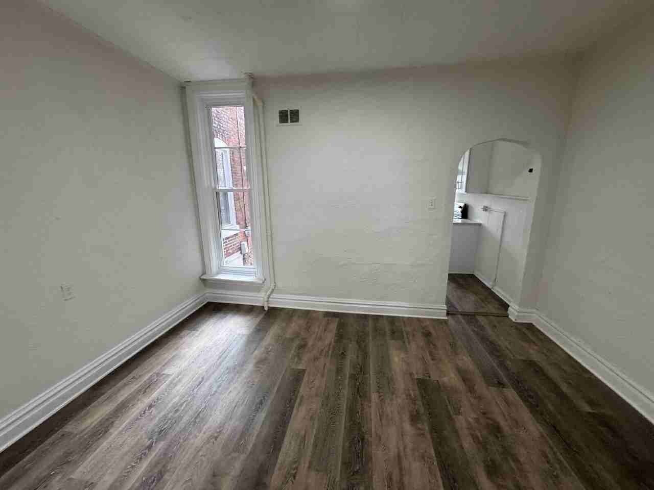 1615 Naudain St - Photo 5 of 11