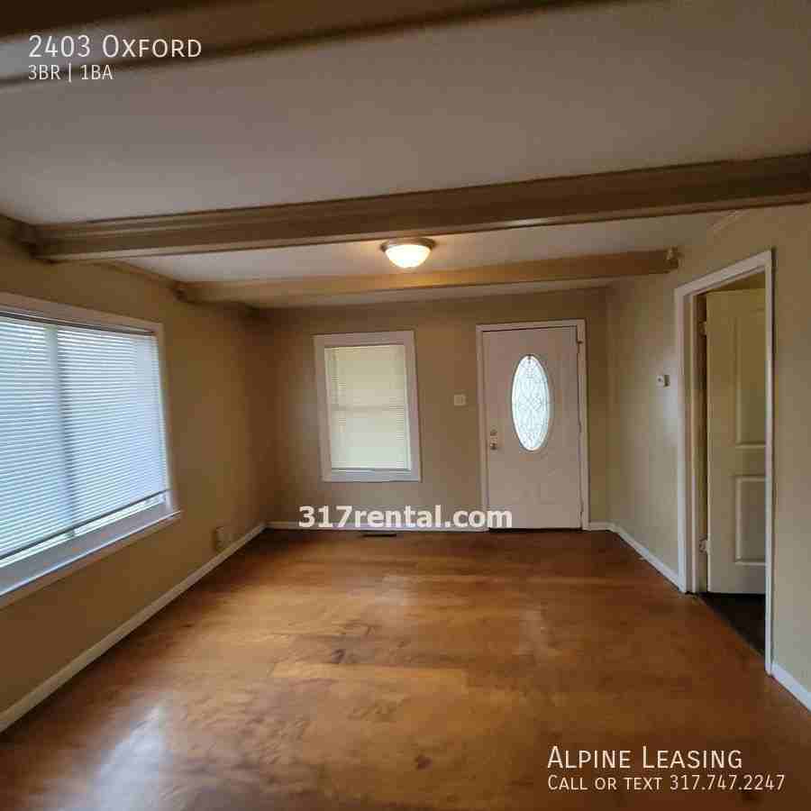 2403 N Oxford St - Photo 2 of 7