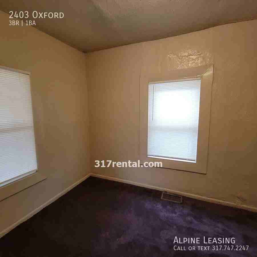 2403 N Oxford St - Photo 3 of 7