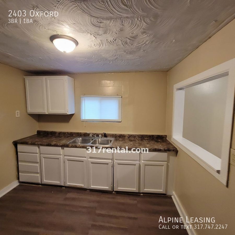 2403 N Oxford St - Photo 7 of 7