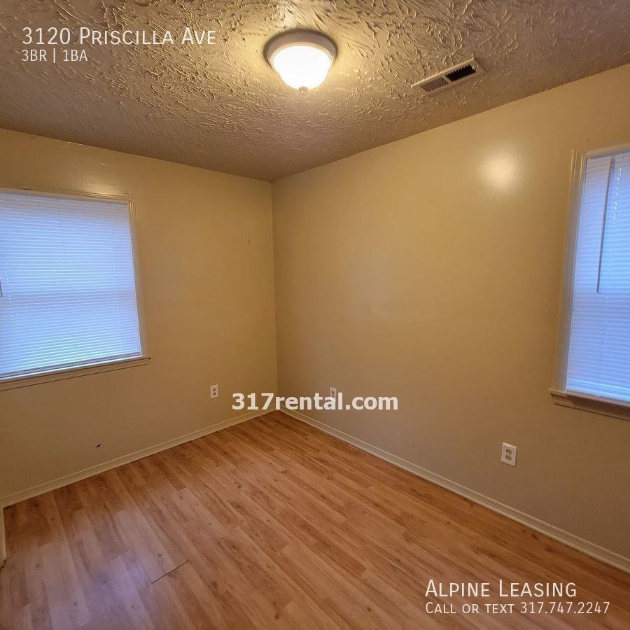 3120 N Priscilla Ave - Photo 2 of 8