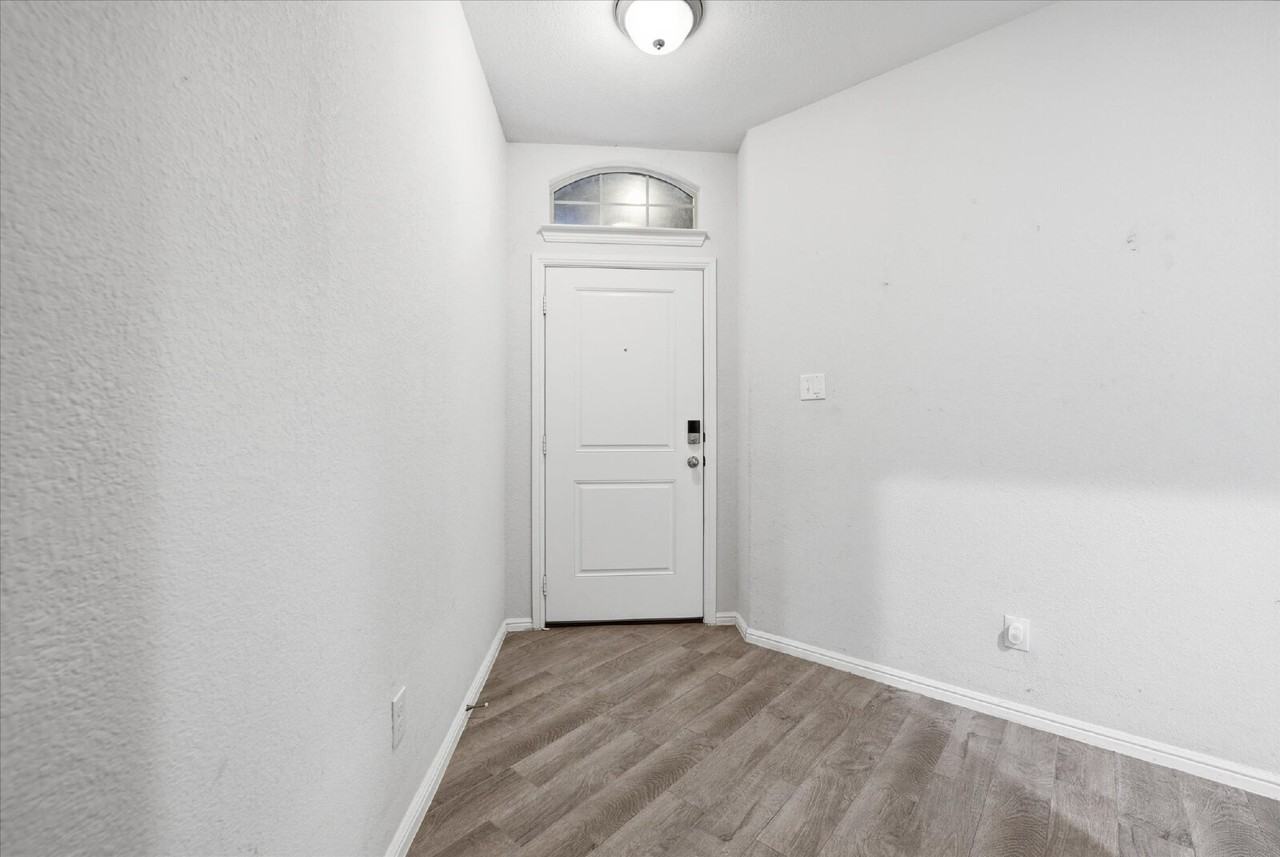 9308 Desertrock Rd - Photo 3 of 23
