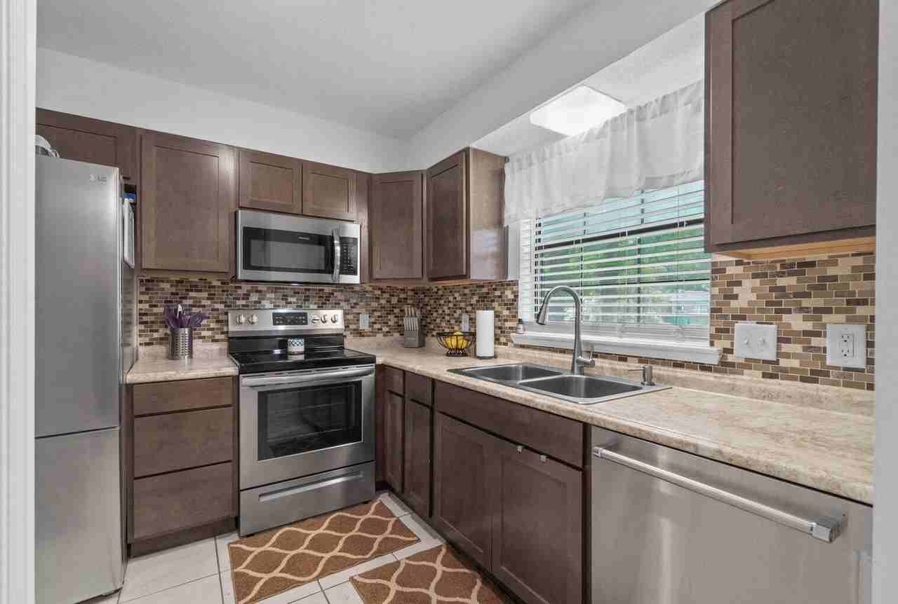 216 Cloverdale Blvd #C - Photo 2 of 9