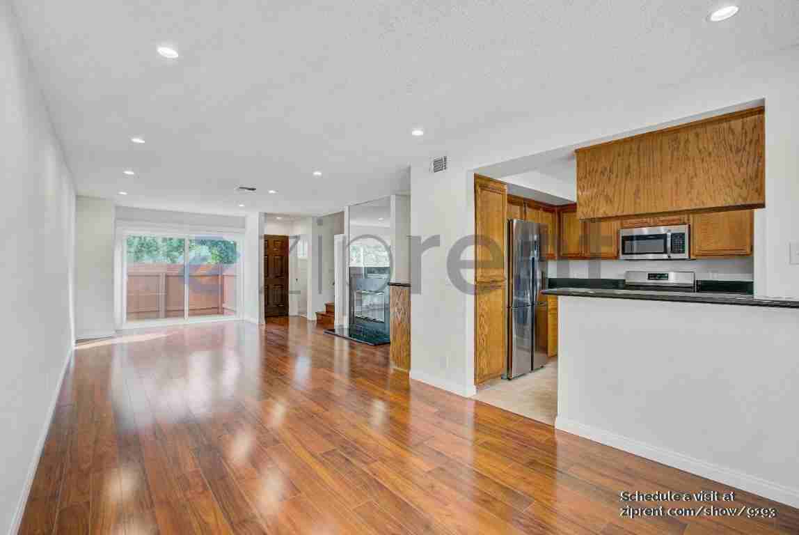 922 Lincoln Blvd #3 - Photo 4 of 17