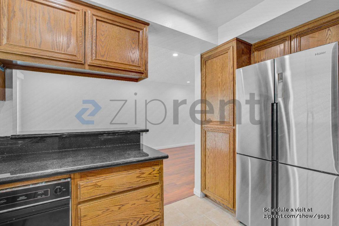 922 Lincoln Blvd #3 - Photo 6 of 17