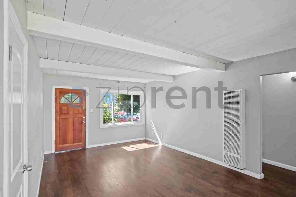 805 Phanor Dr - Photo 6 of 28