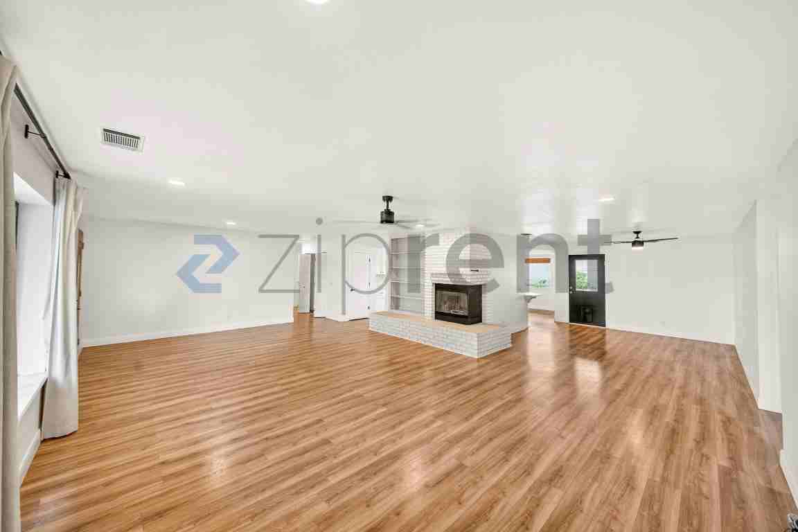 7211 Amanda Way - Photo 5 of 25