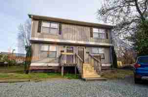 featured image of 407 S Merritt Mill Rd