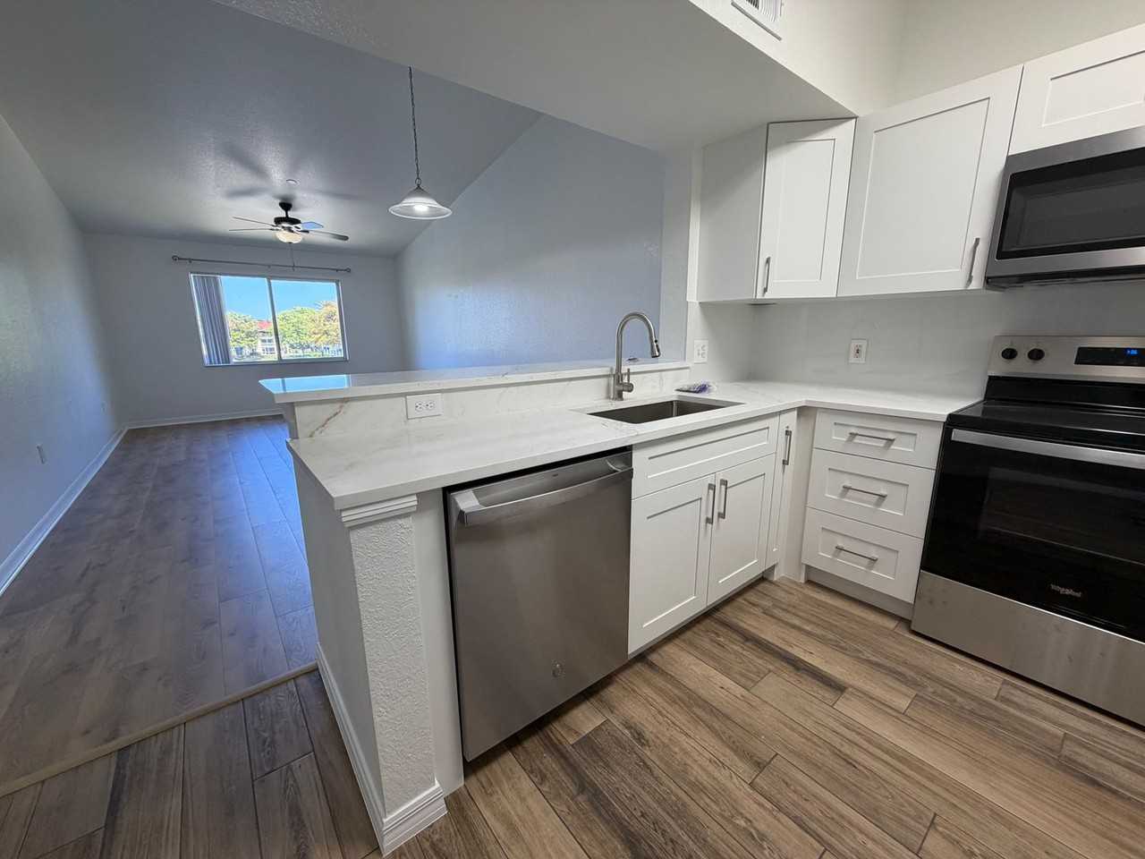 8274 Key Royal Cir - Photo 4 of 25